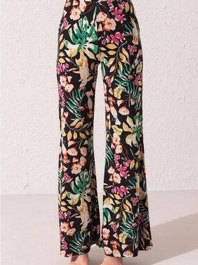 NWT BSL Flowy Tropical Print Wide Leg Pant